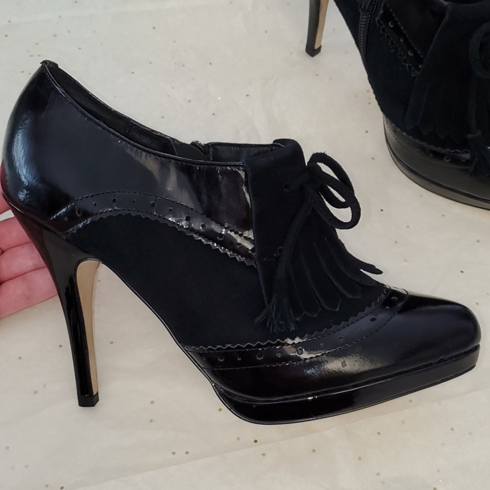 WHITE HOUSE BLACK MARKET BOOTIES